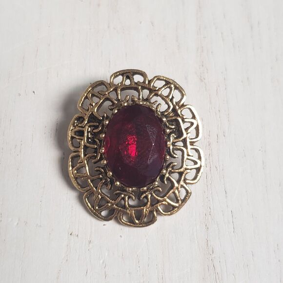 Vintage 1970's Sarah Coventry Gold Tone Brooch W/Oval Red Rhinestone Marked SC - Picture 6 of 14